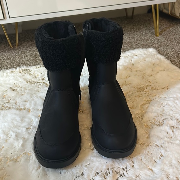 *BRAND NEW* Timberland Waterproof Sherpa Boots - Picture 2 of 5